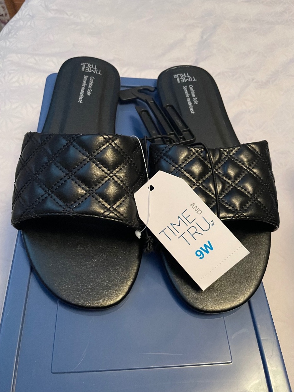 Black quilted Slide